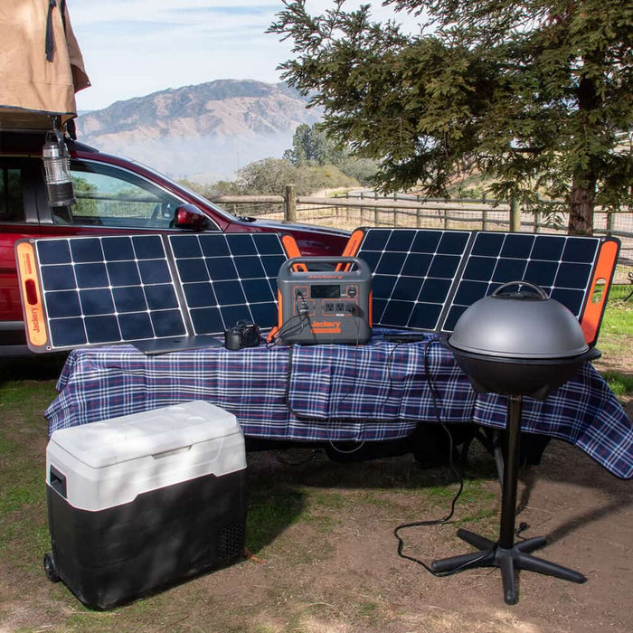 Jackery Solar Generator 1500 (Explorer 1500 + SolarSaga 100W)